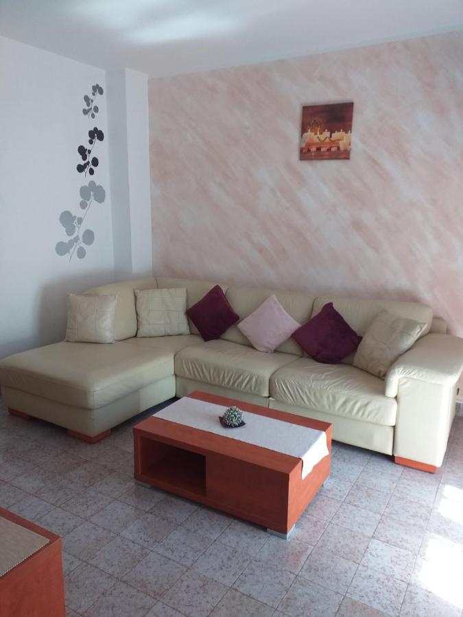 Lori Daire Pula Dış mekan fotoğraf