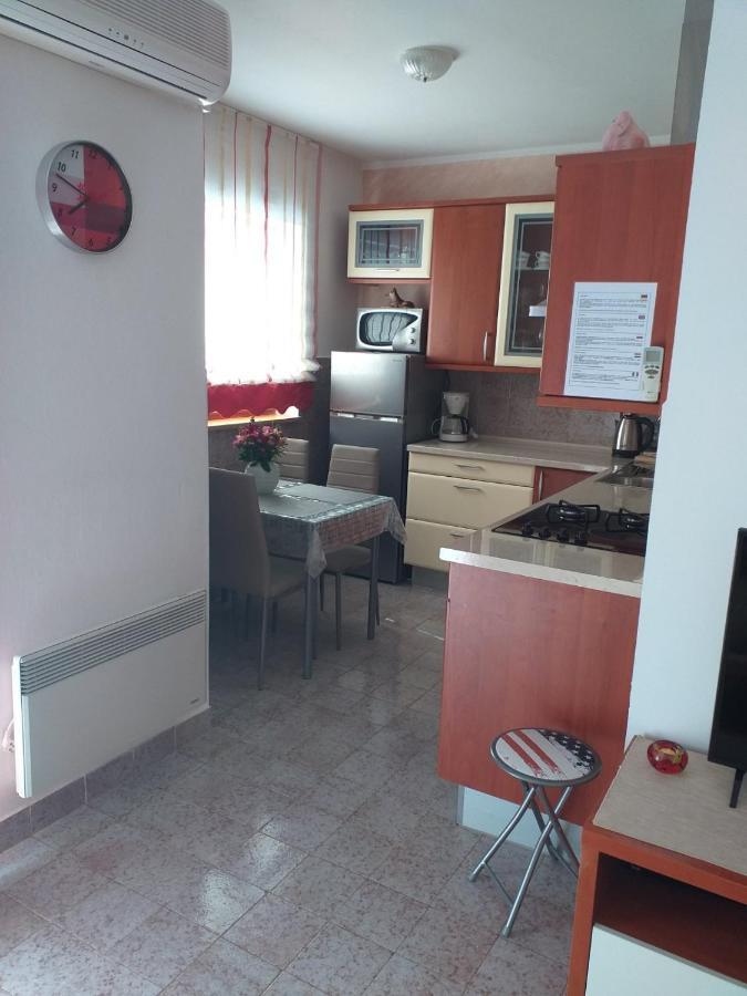 Lori Daire Pula Dış mekan fotoğraf