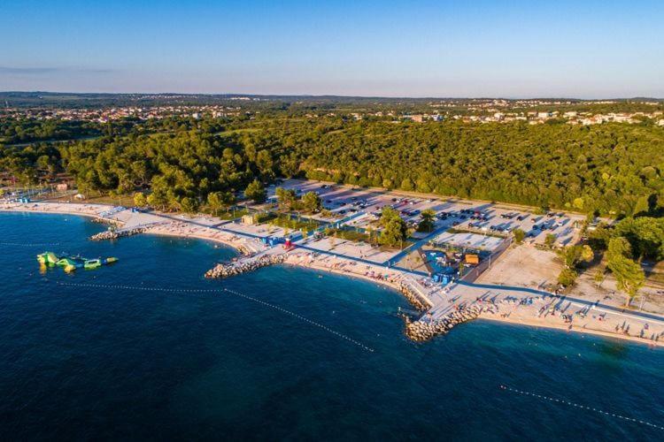 Lori Daire Pula Dış mekan fotoğraf